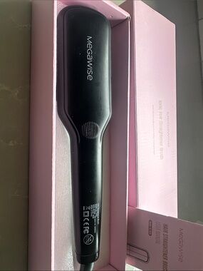 Black Ionic Hair Straightener Brush